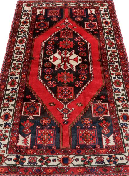 https://www.armanrugs.com/ | 4' 6" x 6' 11" Red Shiraz Handmade Wool Authentic Persian Rug

